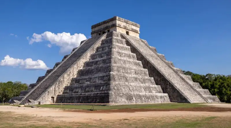 pyramide yucatan mexique